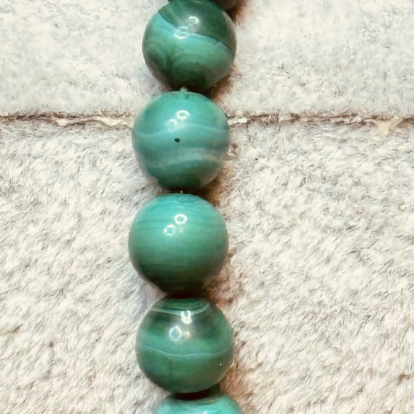 Malachite Round Beaded Stretchy Bracelet - Picture 7 of 14